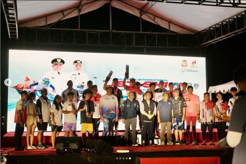 Award ceremony and group photo at Makassar International Jetski Championship 2025 international jetski event in Makassar Indonesia